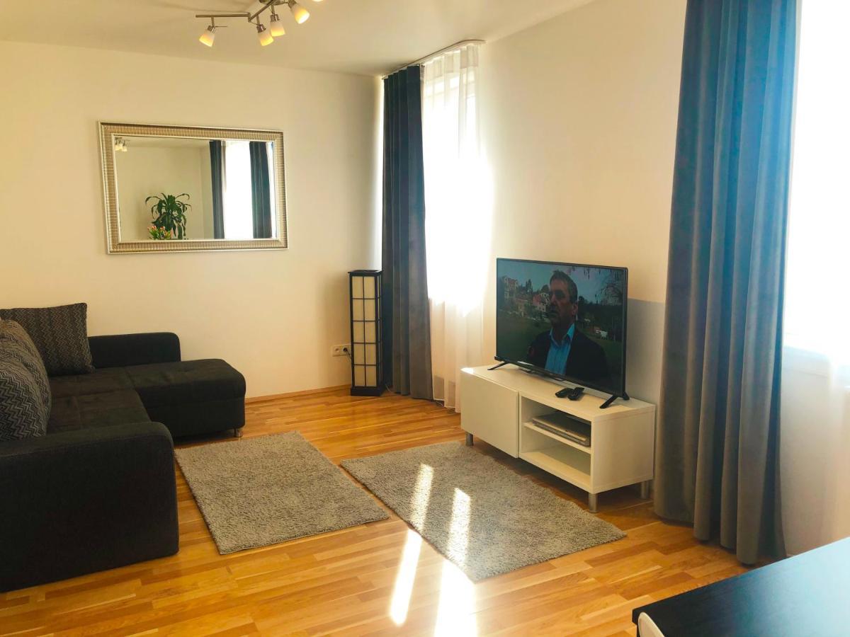 פראג On The Top Apartments מראה חיצוני תמונה